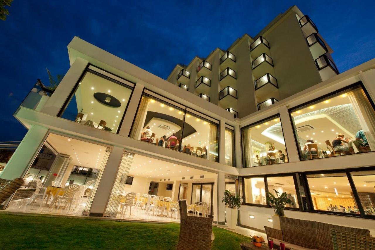 Hotel 2000 Riccione Exterior foto