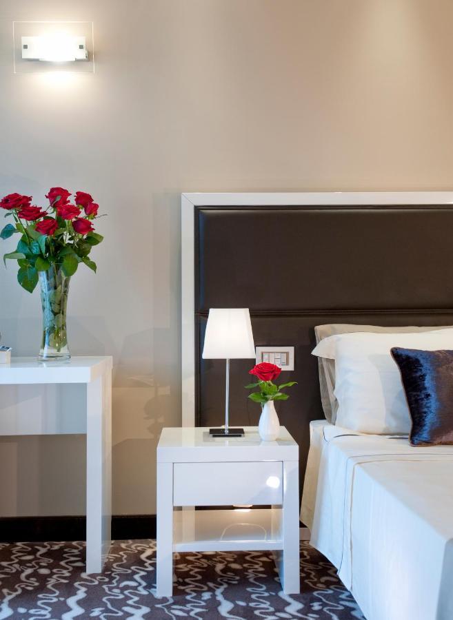 Hotel 2000 Riccione Zimmer foto